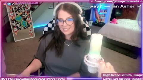 Snapshot of plutoprincess69 chatting on 09-19-25, 06:15 Pluto Princess online show from 09-19-25, 06:15