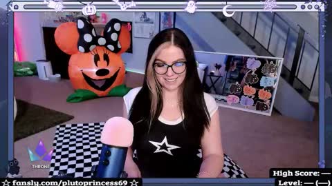 Snapshot of plutoprincess69 chatting on 10-21-25, 04:13 Pluto Princess online show from 10-21-25, 04:13