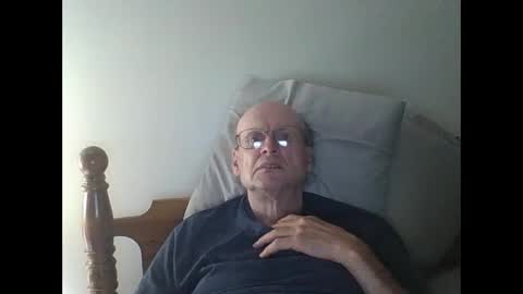 Snapshot of pmb11 chatting on 09-18-25, 04:47 trek 11 online show from 09-18-25, 04:47