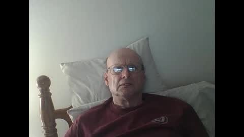 Snapshot of pmb11 chatting on 09-23-25, 04:48 trek 11 online show from 09-23-25, 04:48