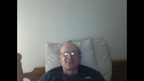 Snapshot of pmb11 chatting on 09-27-25, 02:38 trek 11 online show from 09-27-25, 02:38