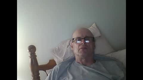 Snapshot of pmb11 chatting on 10-04-25, 03:37 trek 11 online show from 10-04-25, 03:37