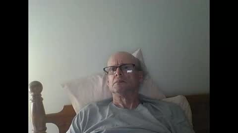 Snapshot of pmb11 chatting on 10-05-25, 04:33 trek 11 online show from 10-05-25, 04:33