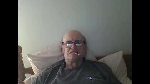 Snapshot of pmb11 chatting on 10-15-25, 02:33 trek 11 online show from 10-15-25, 02:33