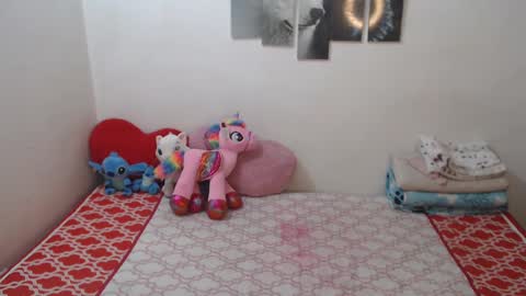 Snapshot of pocahontas_princess__ chatting on 09-29-25, 02:55 Pocahontas online show from 09-29-25, 02:55