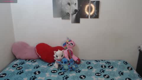 Snapshot of pocahontas_princess__ chatting on 10-01-25, 03:40 Pocahontas online show from 10-01-25, 03:40