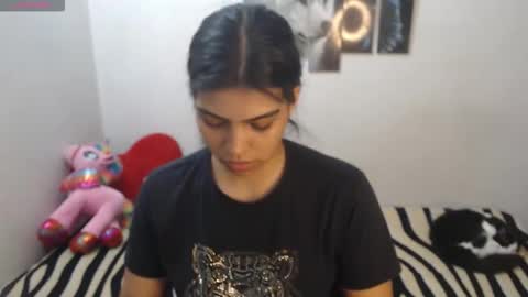 Snapshot of pocahontas_princess__ chatting on 11-12-25, 03:12 Pocahontas online show from 11-12-25, 03:12