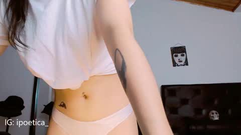 Snapshot of poeeticaa_ chatting on 12-17-24, 10:11 IG ipoetica online show from 12-17-24, 10:11