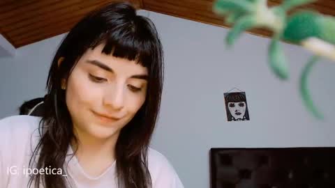 Snapshot of poeeticaa_ chatting on 12-18-24, 01:15 IG ipoetica online show from 12-18-24, 01:15