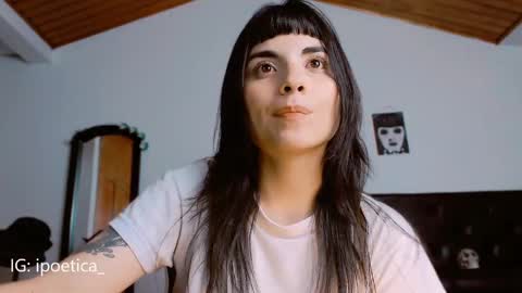 Snapshot of poeeticaa_ chatting on 12-18-24, 04:20 IG ipoetica online show from 12-18-24, 04:20