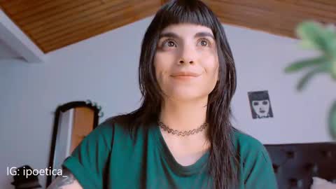 Snapshot of poeeticaa_ chatting on 12-18-24, 08:36 IG ipoetica online show from 12-18-24, 08:36