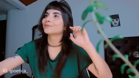 Snapshot of poeeticaa_ chatting on 12-19-24, 03:07 IG ipoetica online show from 12-19-24, 03:07