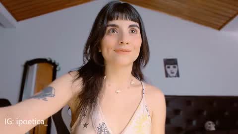 Snapshot of poeeticaa_ chatting on 12-19-24, 08:13 IG ipoetica online show from 12-19-24, 08:13