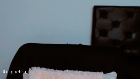 Snapshot of poeeticaa_ chatting on 12-19-24, 11:35 IG ipoetica online show from 12-19-24, 11:35