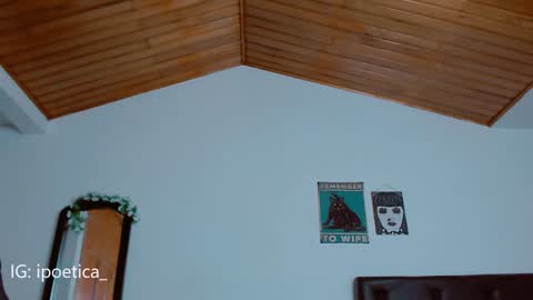 Snapshot of poeeticaa_ chatting on 12-29-24, 11:08 IG ipoetica online show from 12-29-24, 11:08