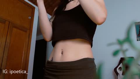 Snapshot of poeeticaa_ chatting on 01-15-25, 03:07 IG ipoetica online show from 01-15-25, 03:07