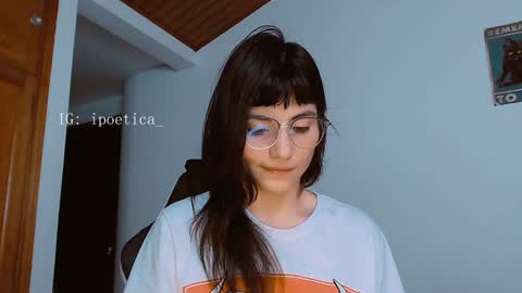 Snapshot of poeeticaa_ chatting on 01-28-25, 03:14 IG ipoetica online show from 01-28-25, 03:14