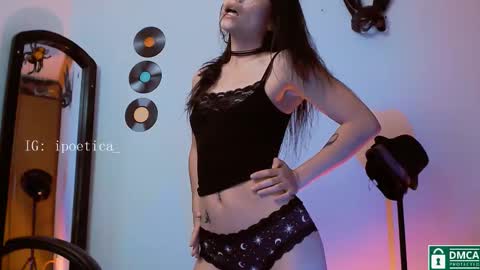 Snapshot of poeeticaa_ chatting on 11-24-25, 04:29 IG ipoetica online show from 11-24-25, 04:29