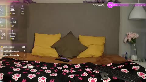  Luna  online show from 02-11-25, 10:50