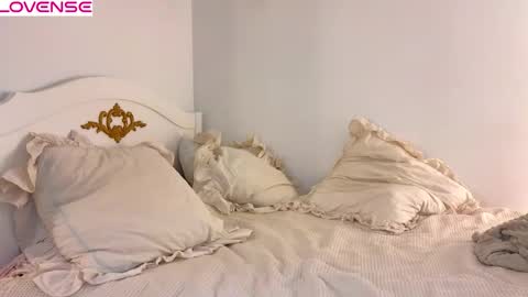 Rose online show from 12-14-25, 02:33