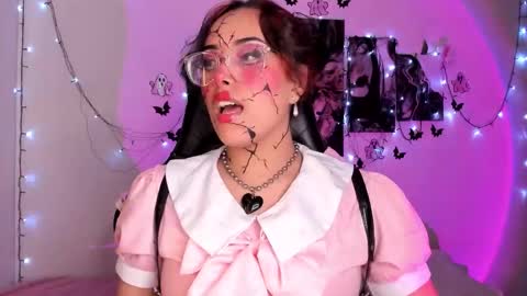 Willow                      Hours 12pm to 630pm Colombian time FRIDAY AND SUNDAY FREE DAYS online show from 10-29-25, 05:58