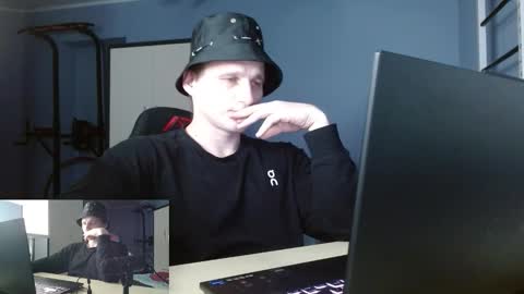 Snapshot of poliglotjoe2 chatting on 02-07-26, 08:45 Poliglotjoe2 online show from 02-07-26, 08:45