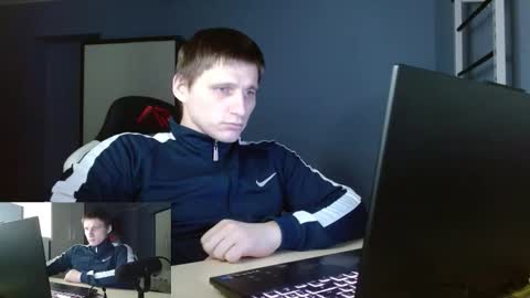 Snapshot of poliglotjoe2 chatting on 02-13-26, 09:33 Poliglotjoe2 online show from 02-13-26, 09:33