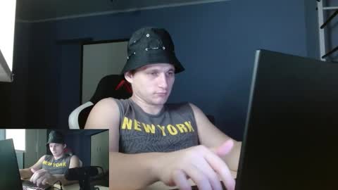 Snapshot of poliglotjoe2 chatting on 02-16-26, 03:46 Poliglotjoe2 online show from 02-16-26, 03:46