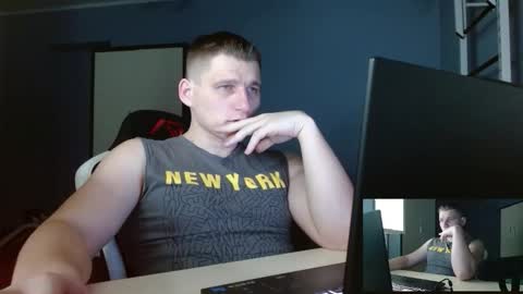 Snapshot of poliglotjoe2 chatting on 02-19-26, 07:21 Poliglotjoe2 online show from 02-19-26, 07:21