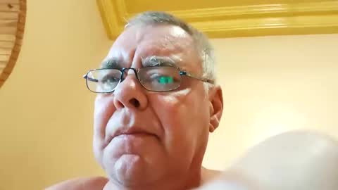 Snapshot of pollexxx66 chatting on 10-16-25, 10:16 Paul online show from 10-16-25, 10:16