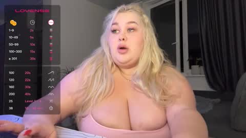 Snapshot of polly_cuteee chatting on 10-21-25, 07:14 polly_cuteee online show from 10-21-25, 07:14