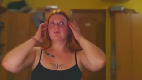 Snapshot of polly_katie chatting on 09-10-25, 01:49 Polly Katie online show from 09-10-25, 01:49