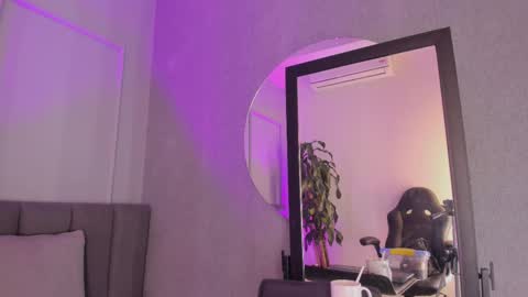 POLLY online show from 10-21-25, 10:38