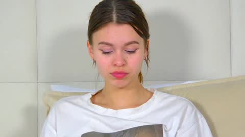 Snapshot of pollylanders chatting on 12-08-24, 10:25 Polly online show from 12-08-24, 10:25