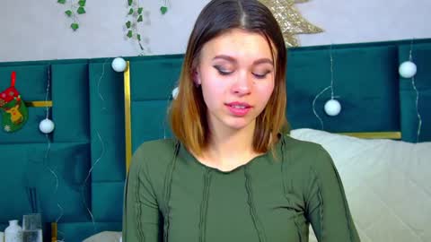 Snapshot of pollylanders chatting on 12-27-24, 01:00 Polly online show from 12-27-24, 01:00