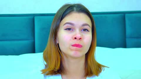 Snapshot of pollylanders chatting on 01-13-25, 06:27 Polly online show from 01-13-25, 06:27