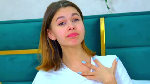 Snapshot of pollylanders chatting on 01-13-25, 09:31 Polly online show from 01-13-25, 09:31