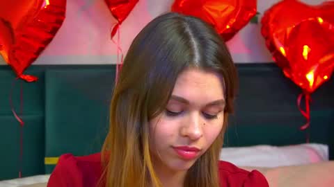 Snapshot of pollylanders chatting on 02-15-25, 02:04 Polly online show from 02-15-25, 02:04