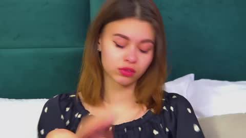 Snapshot of pollylanders chatting on 02-19-25, 12:00 Polly online show from 02-19-25, 12:00