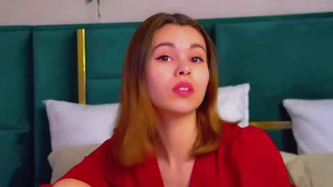 Snapshot of pollylanders chatting on 03-02-25, 06:51 Polly online show from 03-02-25, 06:51