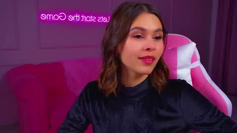 Snapshot of pollylanders chatting on 09-17-25, 08:32 Polly online show from 09-17-25, 08:32