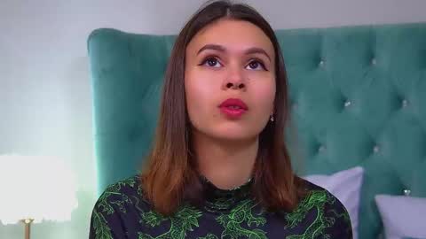 Snapshot of pollylanders chatting on 09-21-25, 06:09 Polly online show from 09-21-25, 06:09