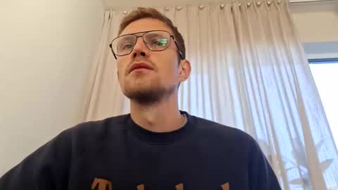 Snapshot of polsenos chatting on 11-26-25, 10:16 polsenos online show from 11-26-25, 10:16