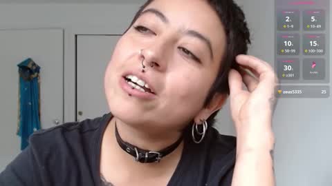 Poly online show from 02-25-25, 06:42