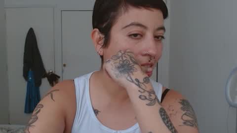 Poly online show from 10-02-25, 07:43