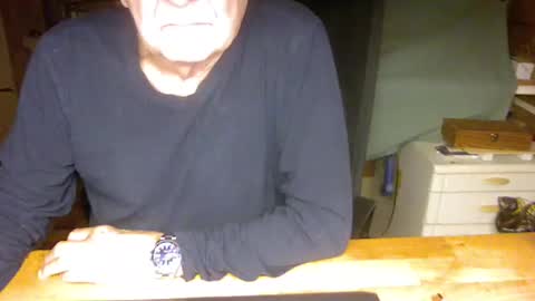 Snapshot of pomme1949 chatting on 12-23-24, 08:44 pomme1949 online show from 12-23-24, 08:44