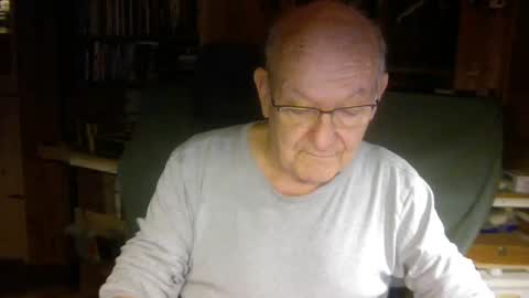 Snapshot of pomme1949 chatting on 12-27-24, 04:10 pomme1949 online show from 12-27-24, 04:10