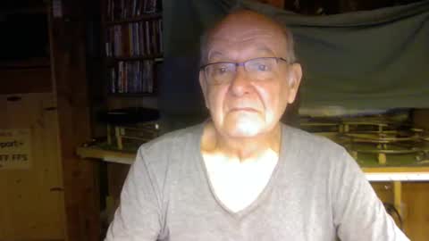 Snapshot of pomme1949 chatting on 01-16-25, 05:01 pomme1949 online show from 01-16-25, 05:01