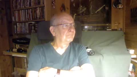 Snapshot of pomme1949 chatting on 01-27-25, 02:13 pomme1949 online show from 01-27-25, 02:13