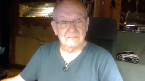 Snapshot of pomme1949 chatting on 02-01-25, 05:05 pomme1949 online show from 02-01-25, 05:05